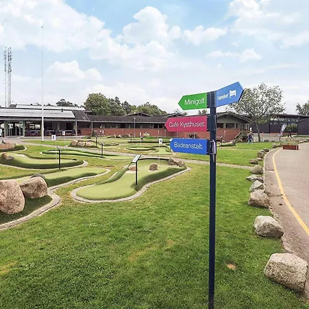 Semesterbostad 6 Person On A *